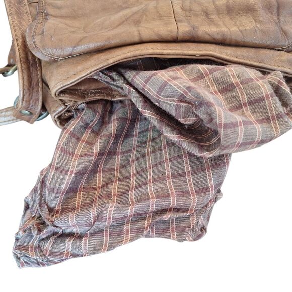 Wilsons Crossbody Bag Distressed Leather Brown Small Medium Size 8" x 9" - Picture 8 of 16